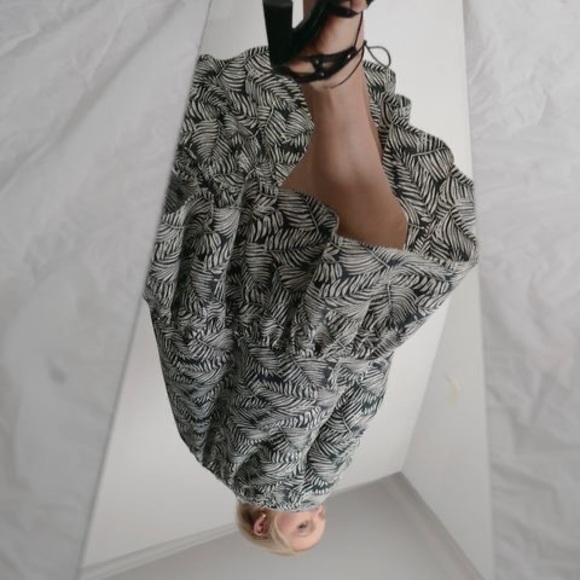 Meet your Posher, Roberta - Picture 1 of 1